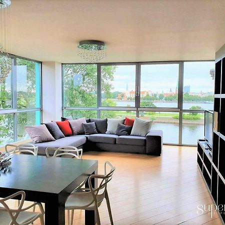 Winwinstay Superior Apartment By River Daugava Riga Bagian luar foto