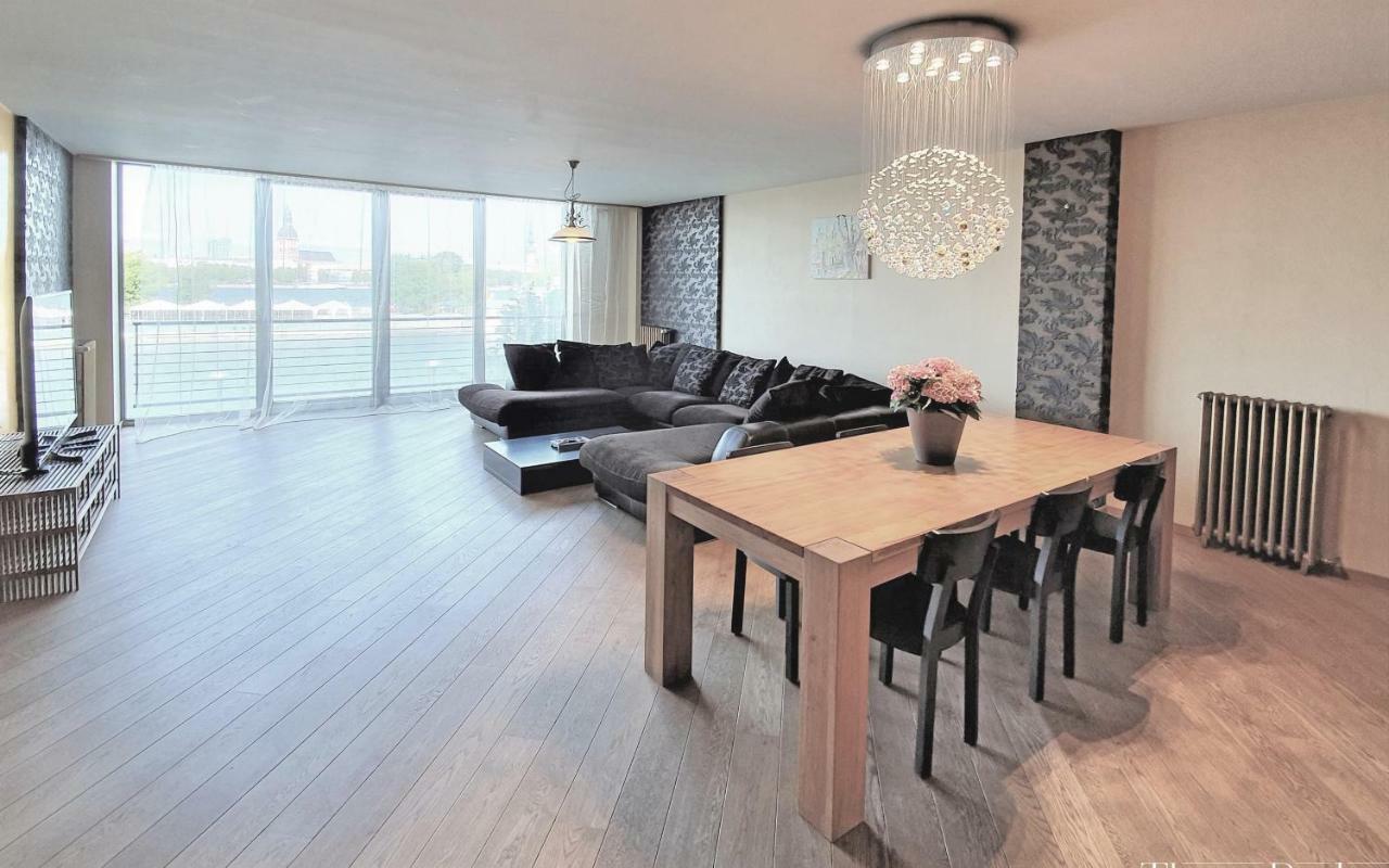 Winwinstay Superior Apartment By River Daugava Riga Bagian luar foto