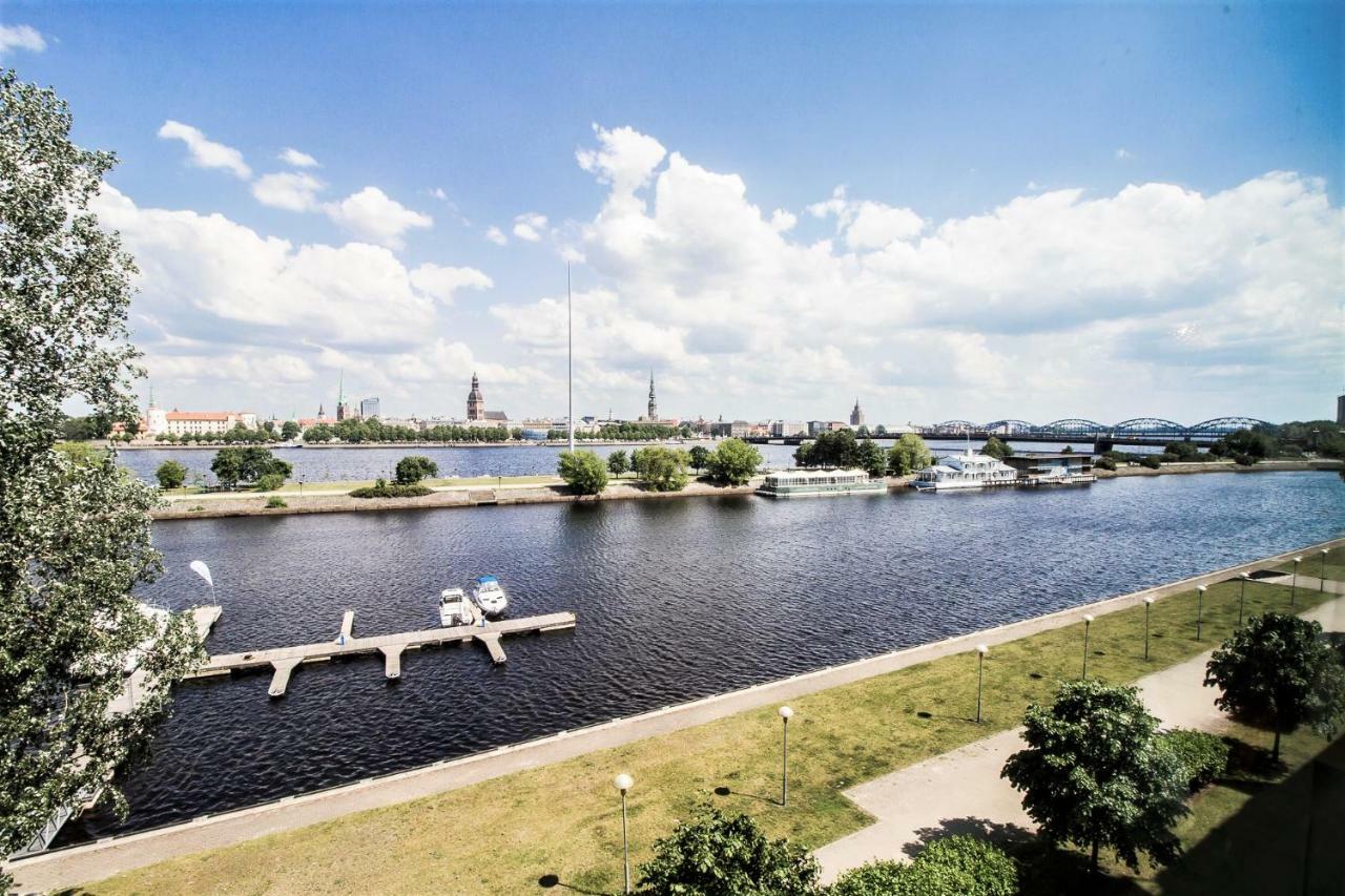 Winwinstay Superior Apartment By River Daugava Riga Bagian luar foto